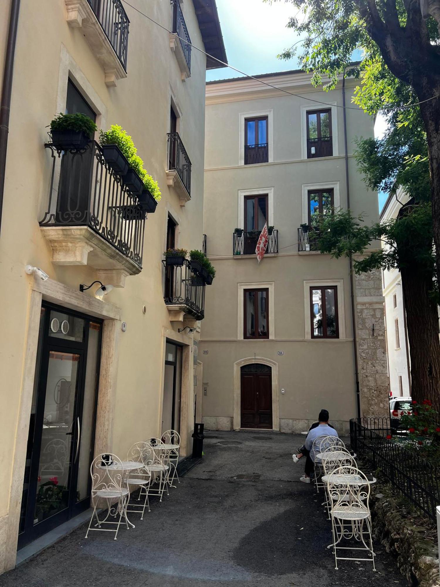 Dimora Largo Silvestro Dell'Aquila- Centro Storico Villa Exterior photo